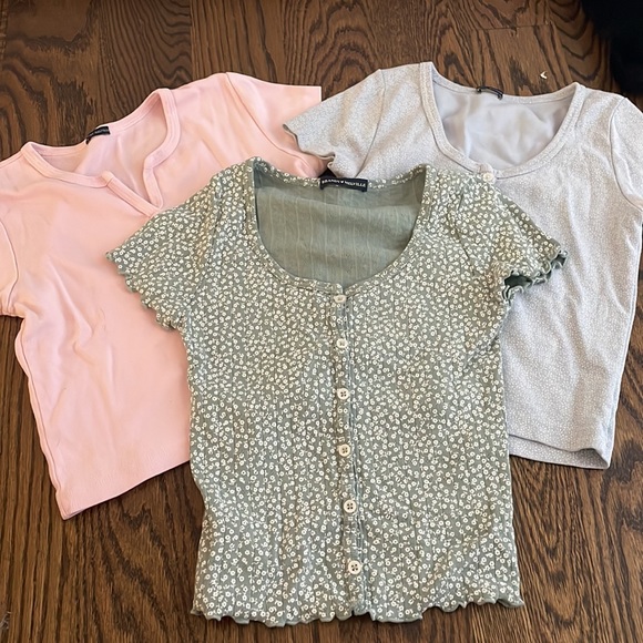 3 BrandyMelville shirts, one size only . Great condition!All3 together only $40! - Picture 5 of 6